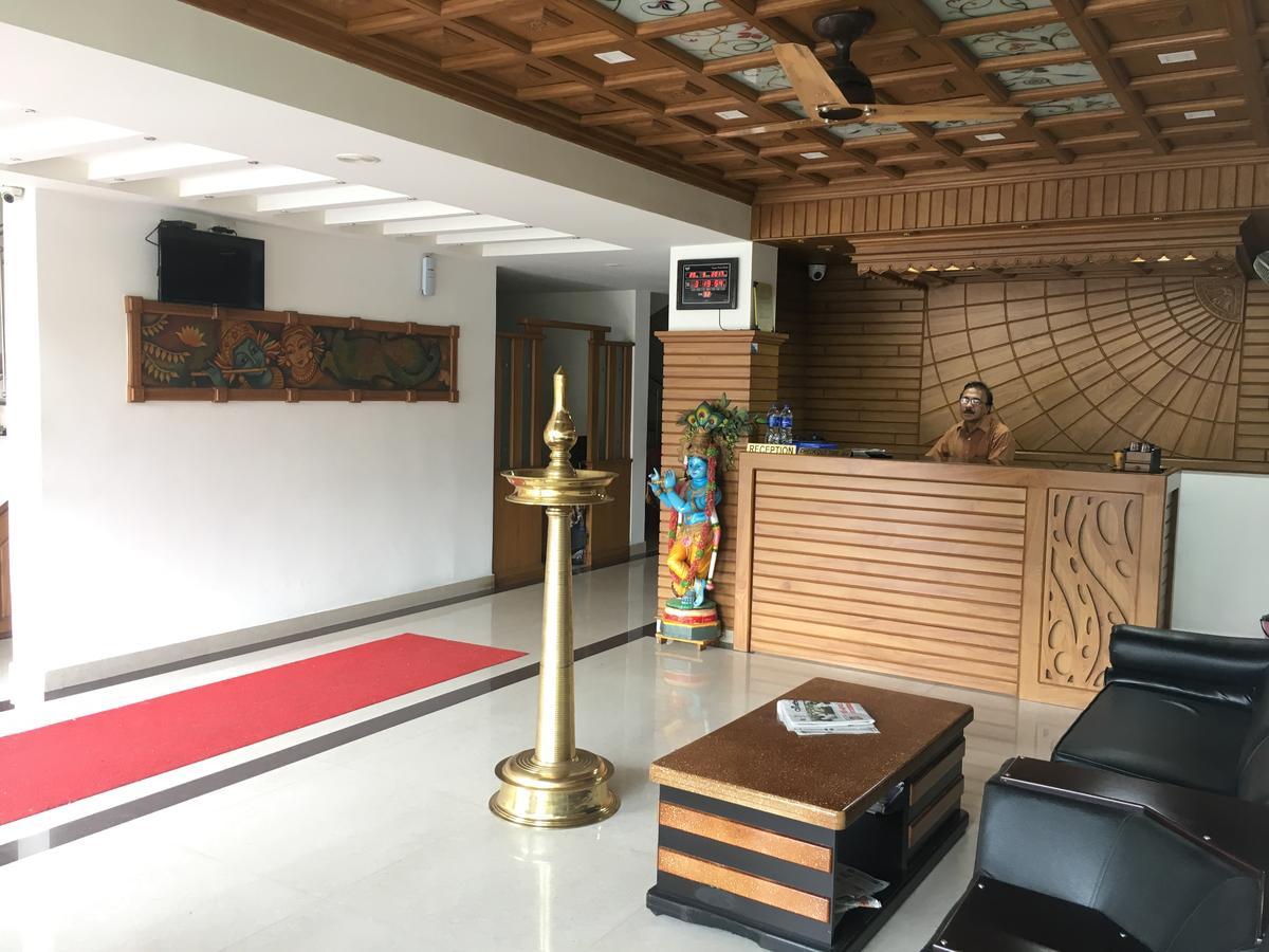 Sathya Inn Guruvāyūr Exterior foto