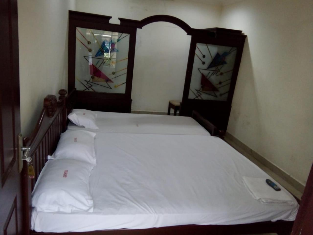 Sathya Inn Guruvāyūr Exterior foto